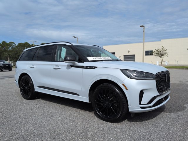 Used 2025 Lincoln Aviator Reserve w/ Equipment Group 201A AWD/4WD image 3