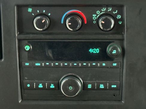 Used 2016 Chevrolet Express 3500 RWD image 18
