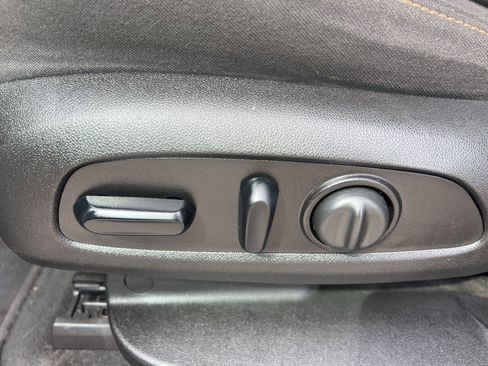 Used 2018 Chevrolet Traverse LT image 24