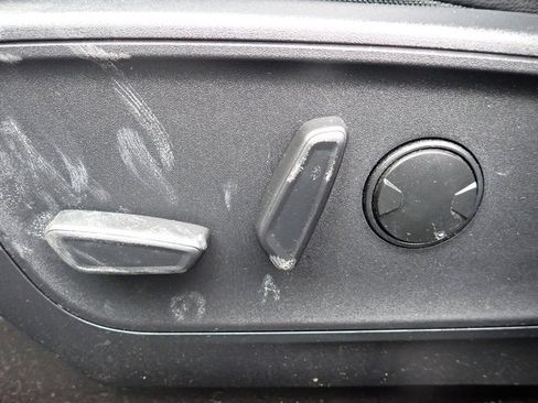 Certified 2025 Ford Escape Platinum w/ Premium Technology Package image 23