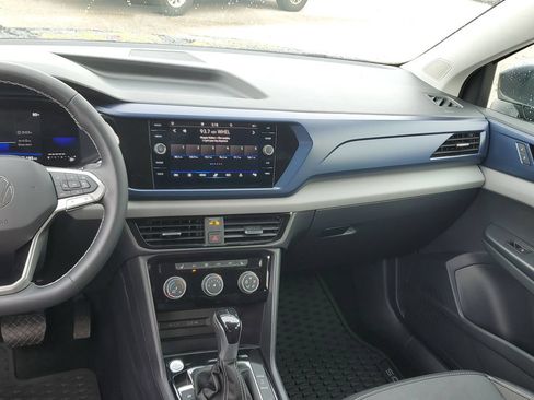 Certified 2023 Volkswagen Taos SE FWD image 20