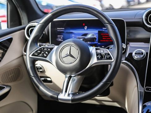 Used 2023 Mercedes-Benz GLC 300 image 15