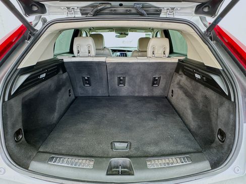 Used 2022 Cadillac XT4 Premium Luxury w/ Safety Alert Package image 17