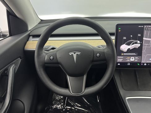 Used 2021 Tesla Model Y Long Range image 22