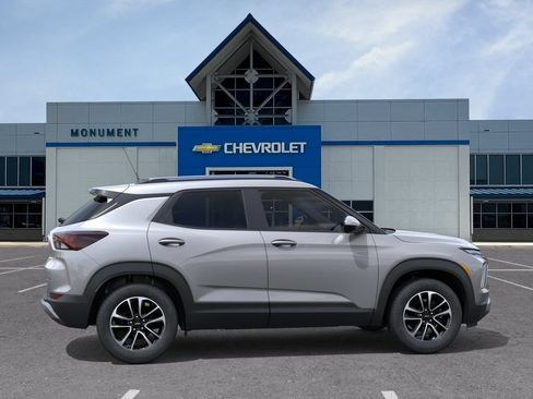 New 2026 Chevrolet TrailBlazer LT w/ Driver Confidence Package FWD image 5