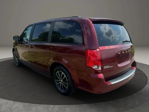 Used 2018 Dodge Grand Caravan GT FWD image 4