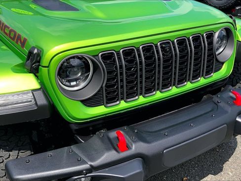 Certified 2025 Jeep Wrangler Unlimited Rubicon AWD/4WD image 25
