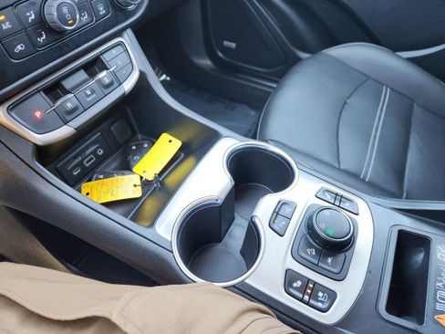 Used 2023 GMC Terrain Denali image 52