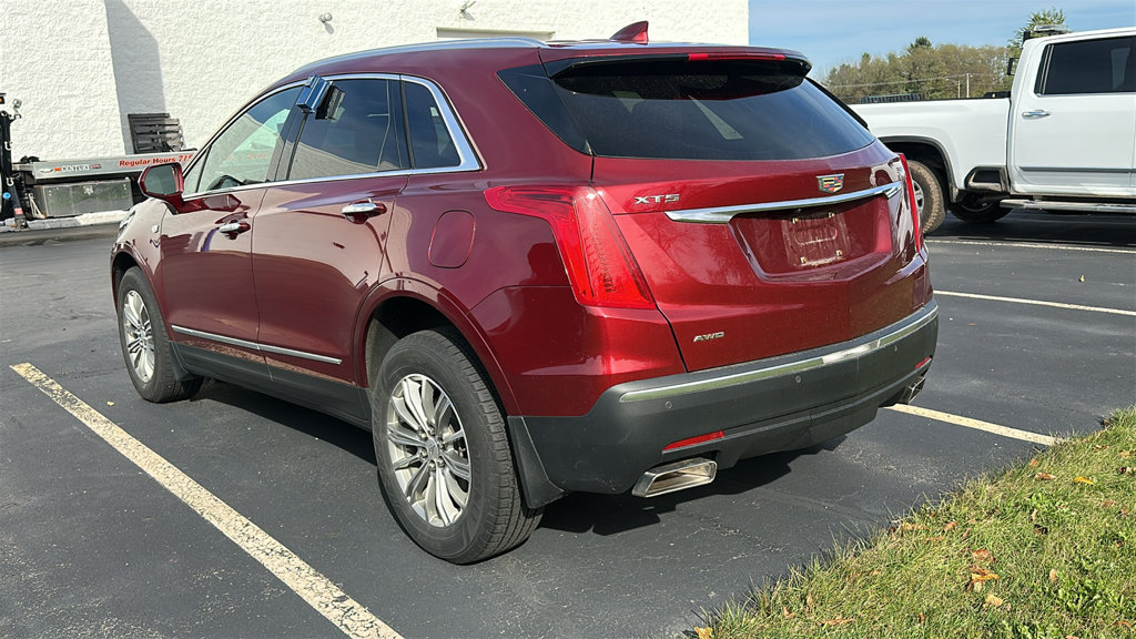 Used 2017 Cadillac XT5 Luxury w/ Driver Awareness Package AWD/4WD image 4