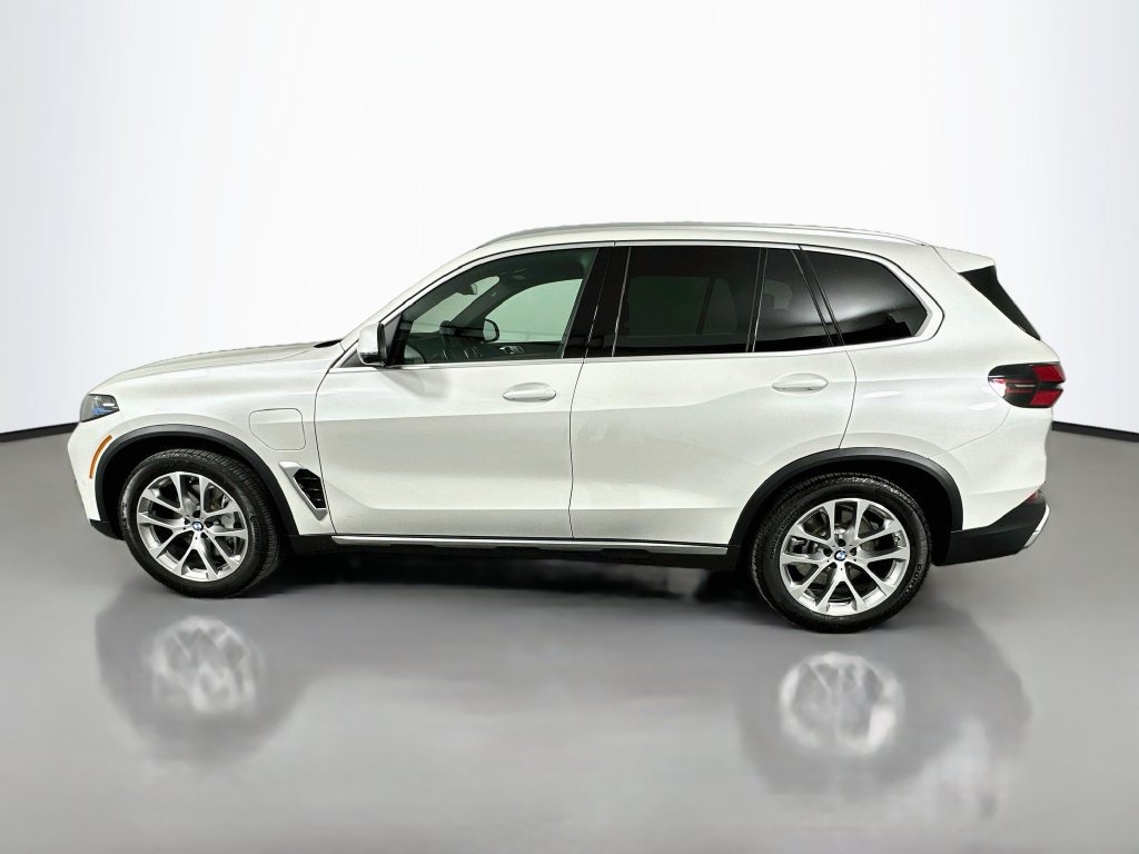 Used 2026 BMW X5 xDrive50e w/ Climate Comfort Package AWD/4WD image 8