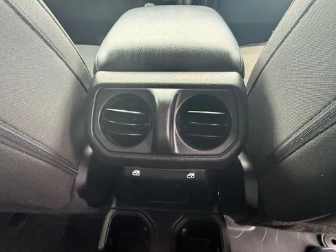 Used 2023 Jeep Gladiator Sport AWD/4WD image 29