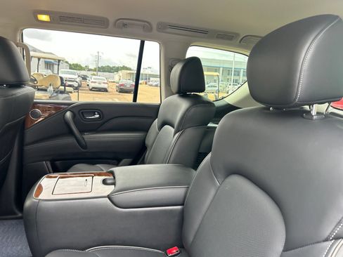 Used 2018 INFINITI QX80 2WD w/ Driver Assistance Package image 12