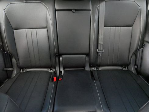 Used 2023 Volkswagen Tiguan SE w/ Panoramic Sunroof Package AWD/4WD image 14