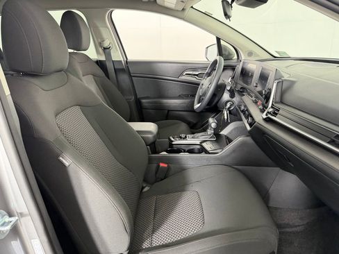 Used 2025 Kia Sportage LX image 30