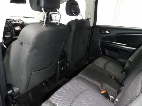 Used 2018 Dodge Journey SE w/ Blacktop Package image 11