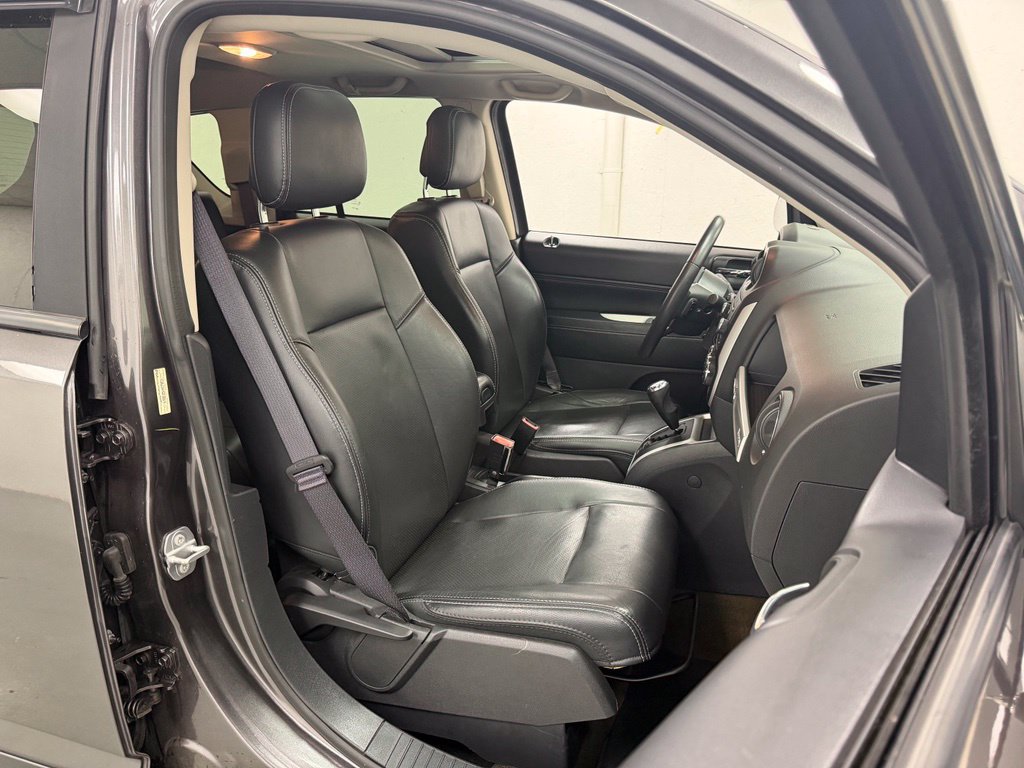 Used 2016 Jeep Compass High Altitude FWD image 11