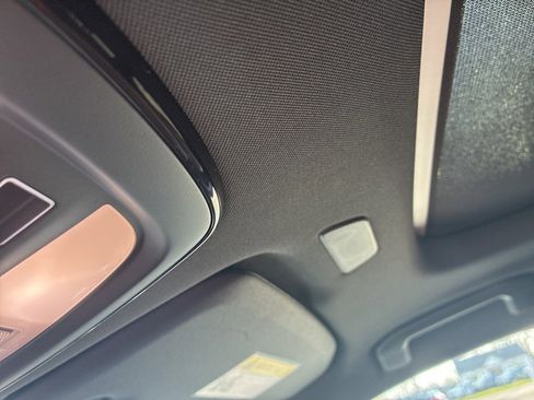 Used 2022 Volvo XC60 B5 Momentum w/ Advanced Package image 12