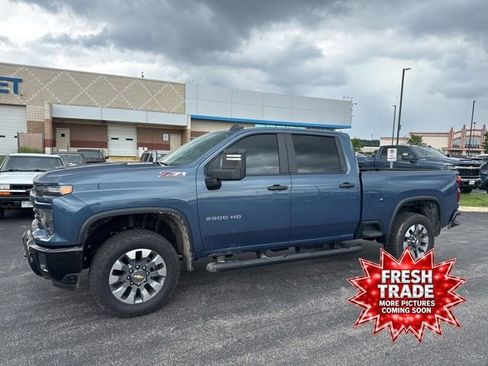 Used 2026 Chevrolet Silverado 2500 Custom w/ Custom Value Package AWD/4WD image 3