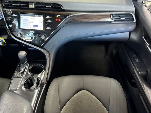 Used 2020 Toyota Camry LE FWD image 30