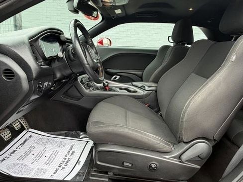 Used 2016 Dodge Challenger R/T image 13