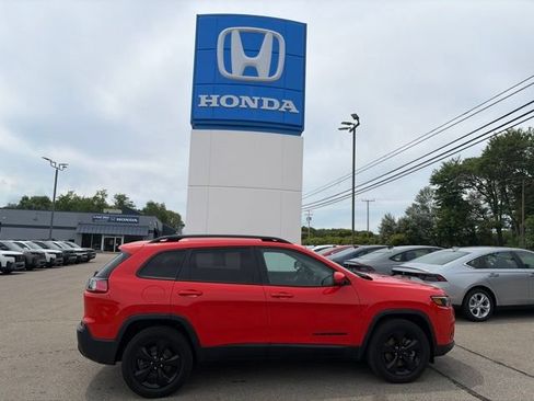 Used 2021 Jeep Cherokee Latitude Plus AWD/4WD image 1