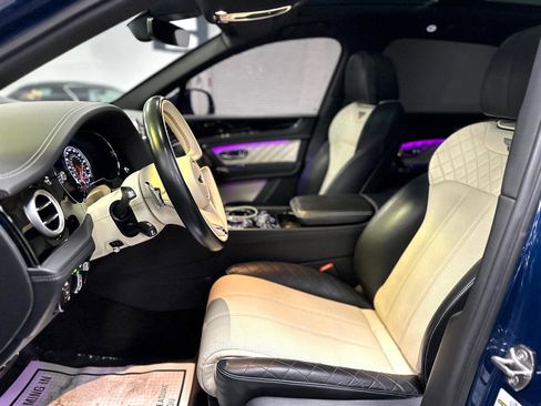 Used 2018 Bentley Bentayga image 16