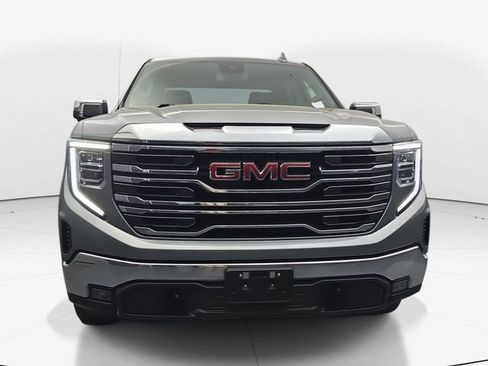 Used 2025 GMC Sierra 1500 SLT image 4
