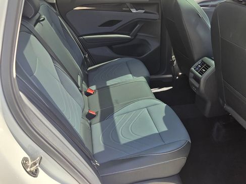 Certified 2026 Volkswagen Tiguan SE w/ Panoramic Sunroof Package FWD image 17