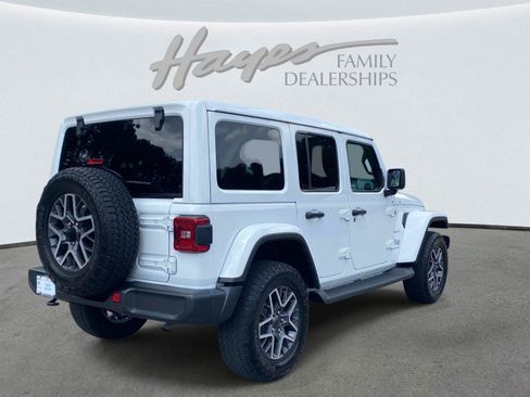 Used 2024 Jeep Wrangler Unlimited Sahara AWD/4WD image 3