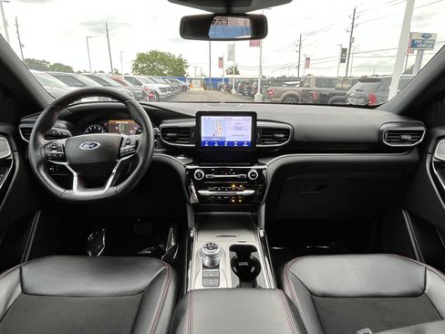Used 2023 Ford Explorer ST-Line w/ Class IV Trailer Tow Package RWD image 34