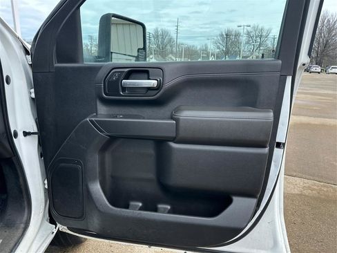 Used 2022 Chevrolet Silverado 3500 LT w/ Convenience Package image 19