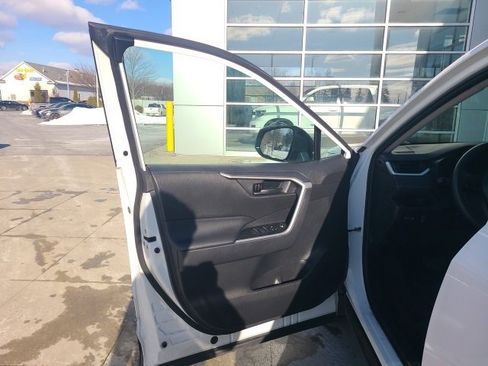 Used 2024 Toyota RAV4 LE image 17