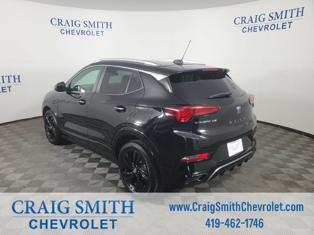 Used 2024 Buick Encore GX Sport Touring FWD image 3