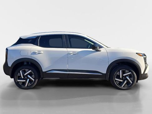 New 2026 Nissan Kicks SV image 7
