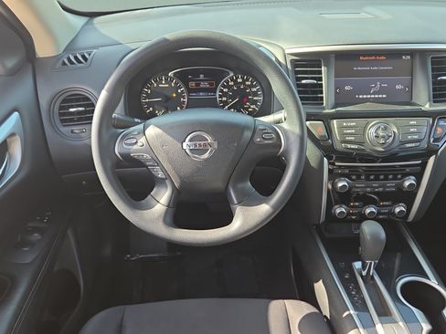 Used 2018 Nissan Pathfinder S FWD image 12