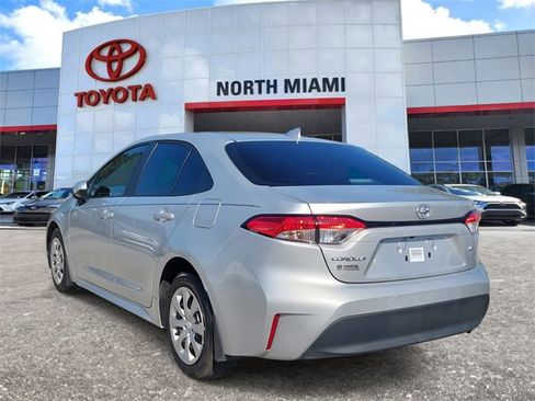 Used 2025 Toyota Corolla LE image 3
