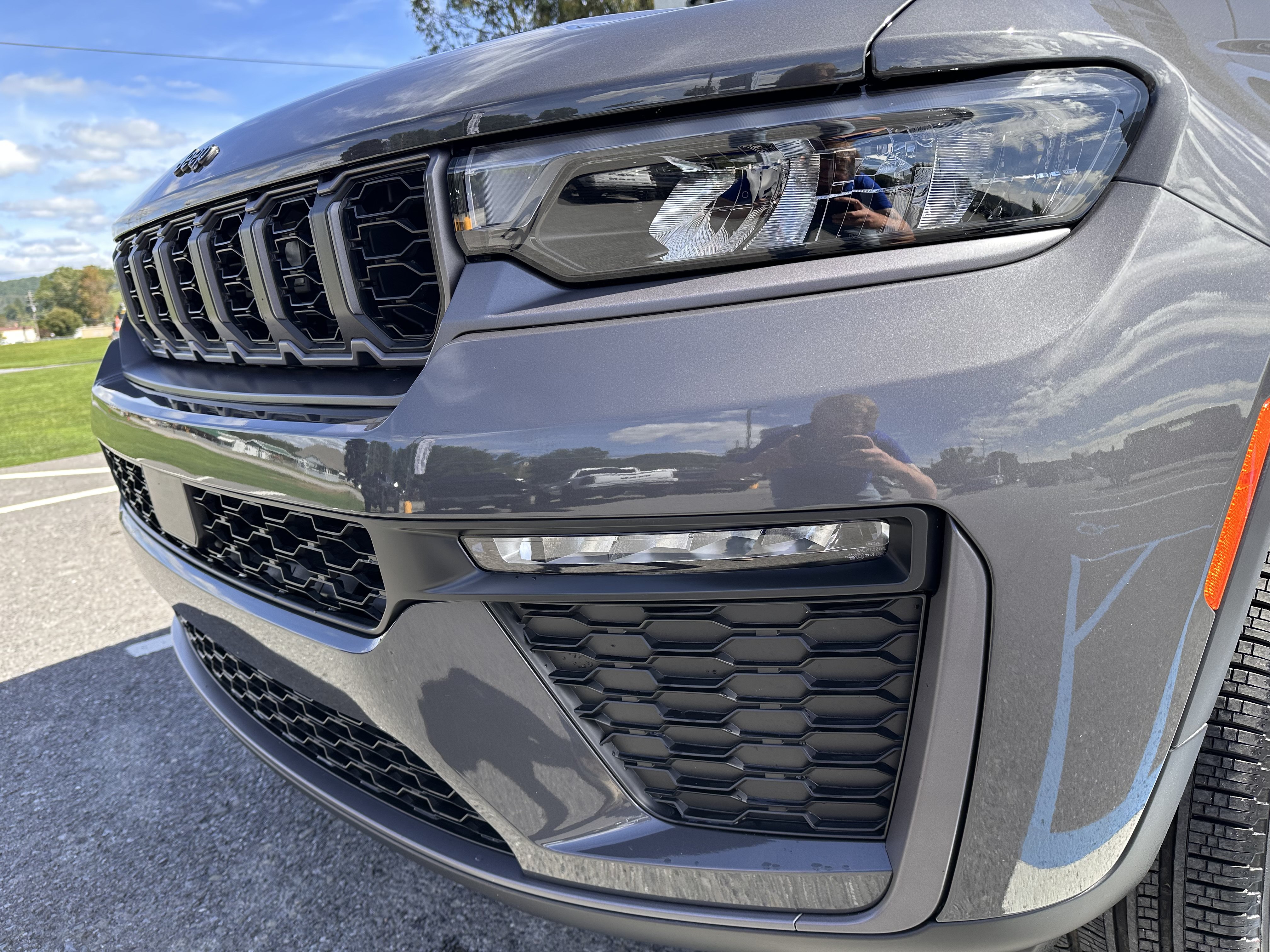 Used 2026 Jeep Grand Cherokee Limited w/ Limited Altitude Package AWD/4WD image 9