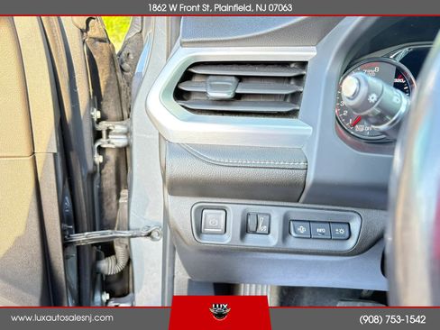 Used 2020 GMC Acadia SLT w/ Driver Alert Package II FWD image 23