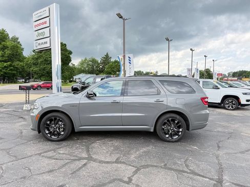 Used 2025 Dodge Durango R/T w/ Blacktop Package AWD/4WD image 4