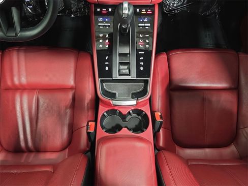 Used 2023 Porsche Macan S image 20