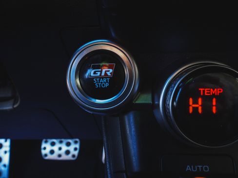 Used 2025 Toyota GR86 Premium image 28