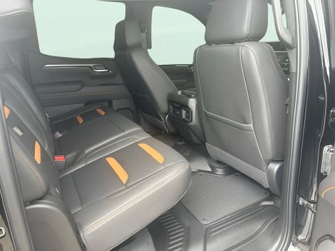 Used 2025 GMC Sierra 1500 AT4 w/ AT4 Premium Package image 18