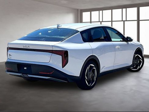 Used 2025 Kia K4 EX FWD image 3