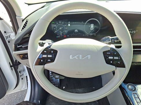 New 2025 Kia Niro Wave w/ Wave Preserve Package image 10