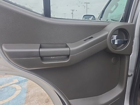 Used 2014 Nissan Xterra PRO-4X w/ Pro-4x Leather Package image 29