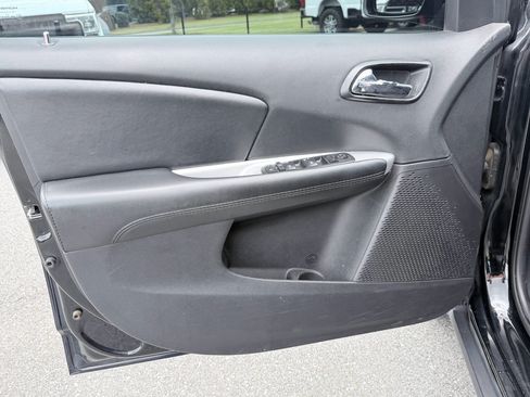 Used 2018 Dodge Journey SE w/ Blacktop Package FWD image 30