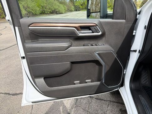 Used 2025 Chevrolet Silverado 2500 LT w/ Convenience Package AWD/4WD image 12
