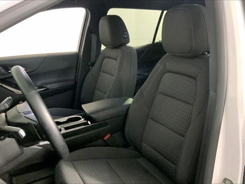 Used 2026 Chevrolet Equinox LT FWD image 24