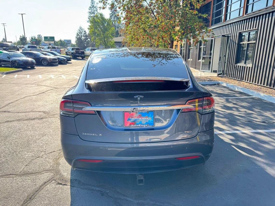 Used 2018 Tesla Model X 75D AWD/4WD image 4