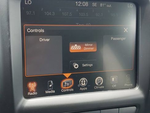 Used 2015 Jeep Cherokee Trailhawk w/ Comfort/Convenience Group AWD/4WD image 26